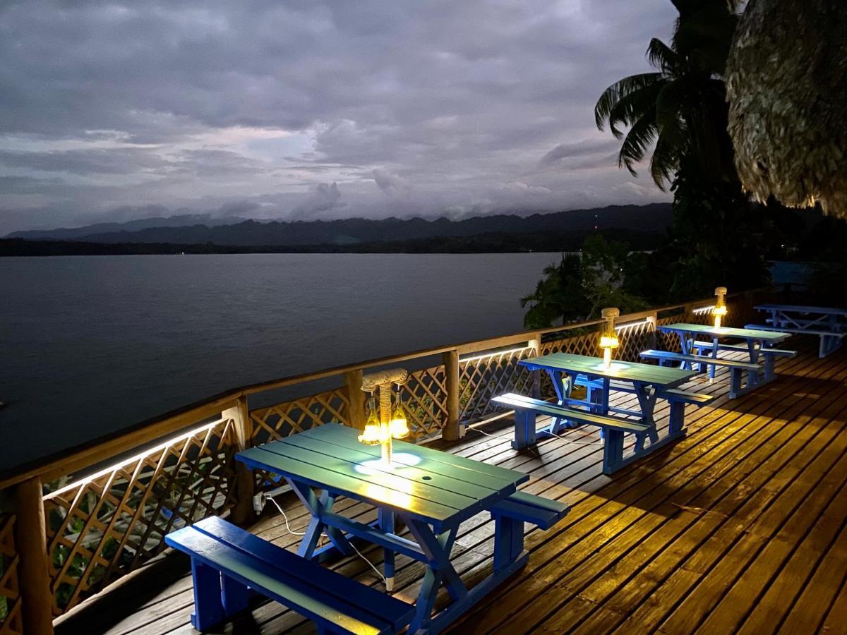 Villa Caribe Livingston Exterior photo