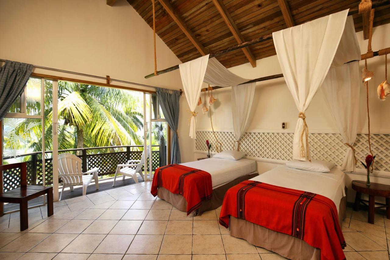 Villa Caribe Livingston Exterior photo